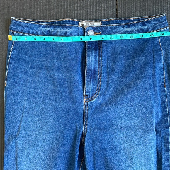 Flare leg jeans - Picture 3 of 6
